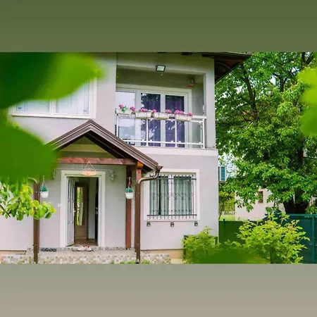 Sweet Family Vila Doglodi